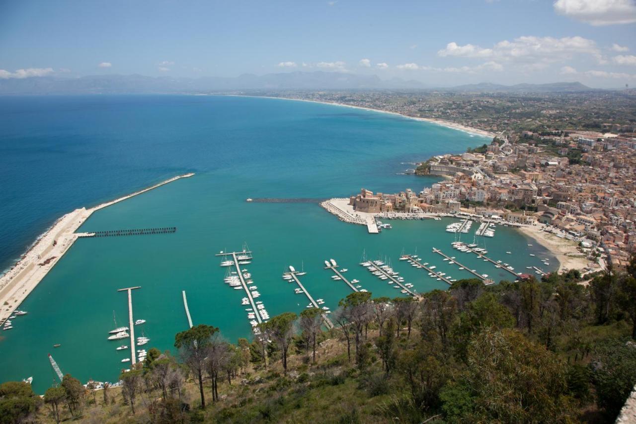 Ferienwohnung La Terrazza Sul Porto Castellammare del Golfo Exterior foto